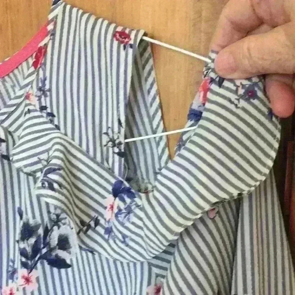 COPY - Xhilaration:Blouse:Size Large - Picture 4 of 5